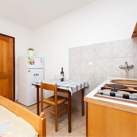 Luna Tsuki Two Aparthotel โรวีน ภายนอก รูปภาพ