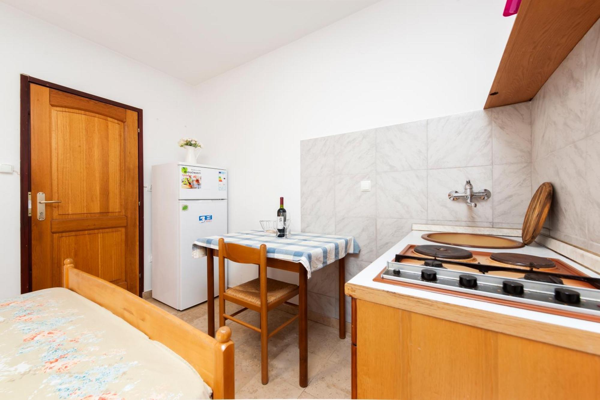 Luna Tsuki Two Aparthotel โรวีน ภายนอก รูปภาพ